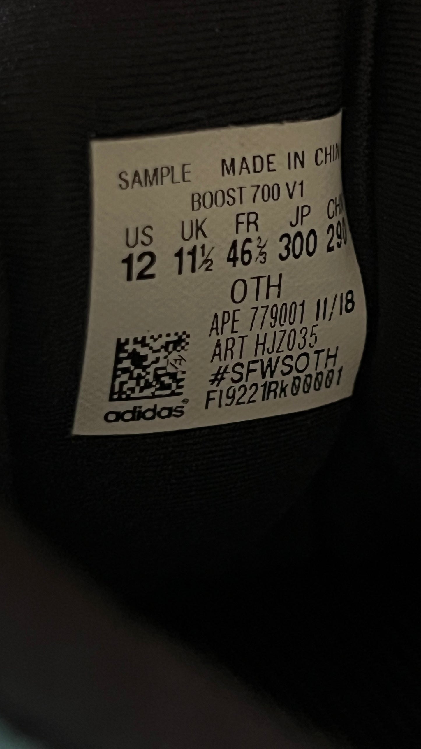 YZY Adidas 700 MNVN Sample