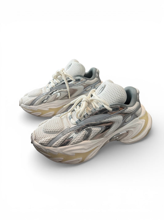 Type Various Zero Sneakers