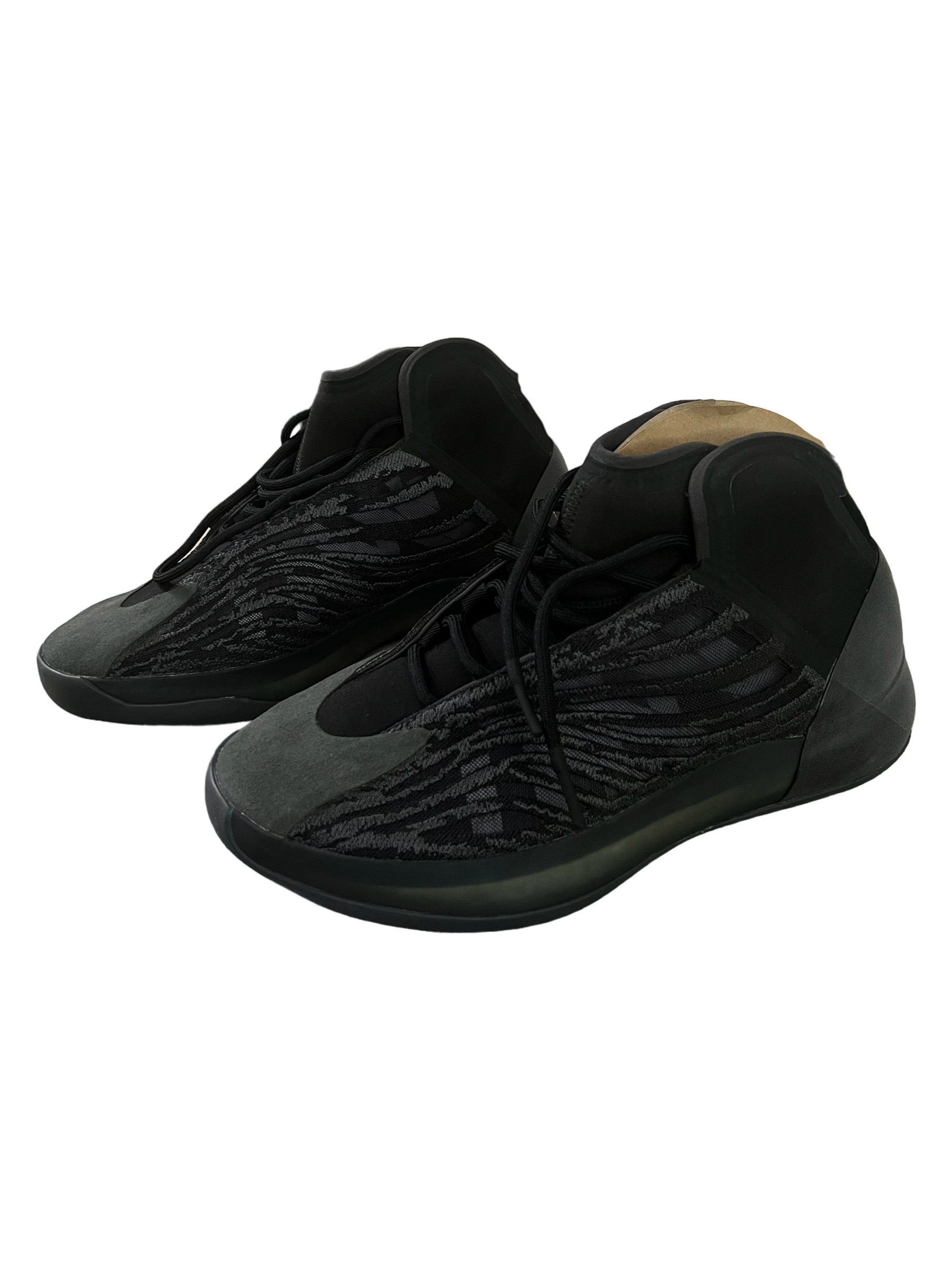 yzy qntm adults onyx