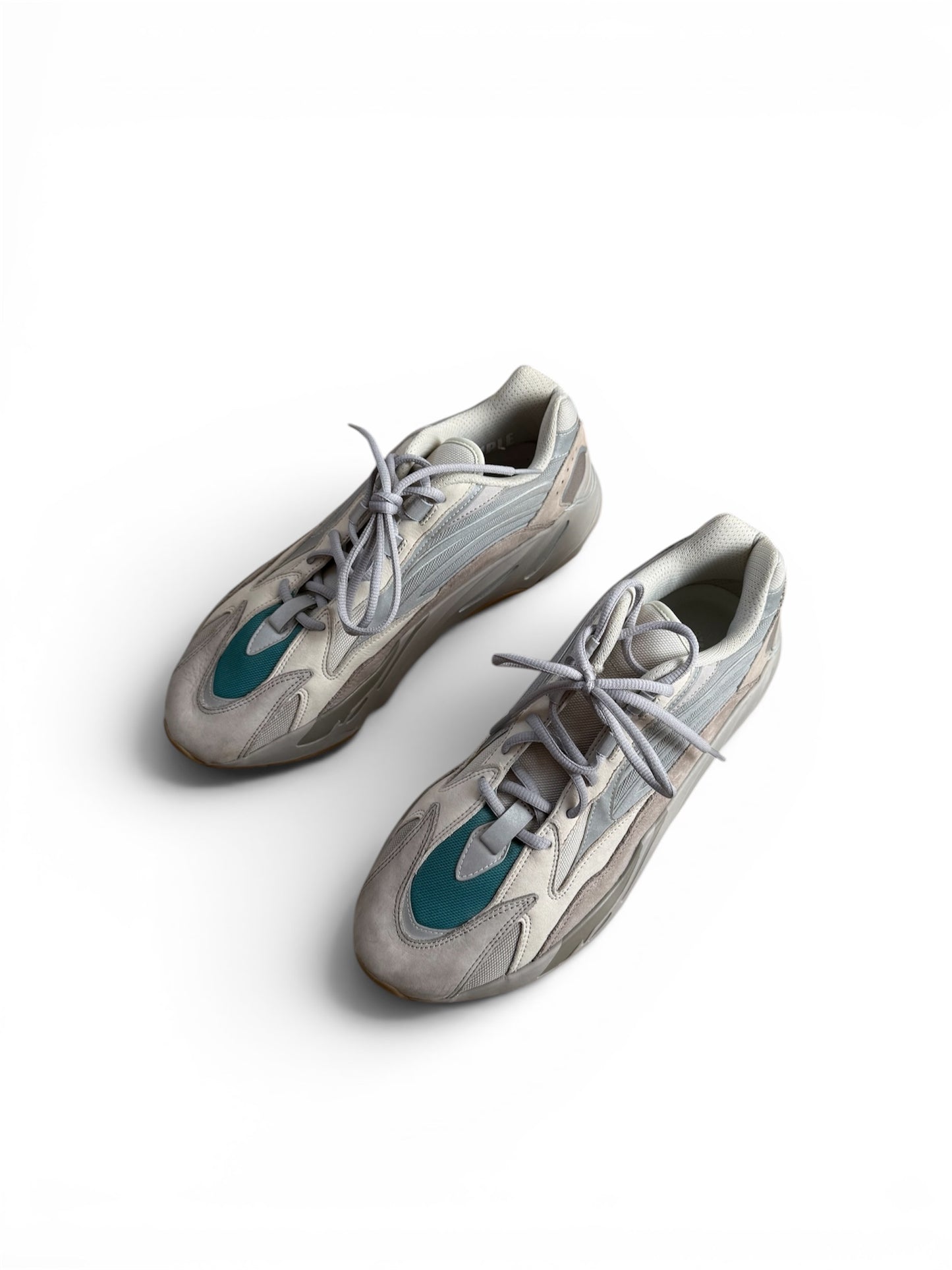 YZY Sample 700V2