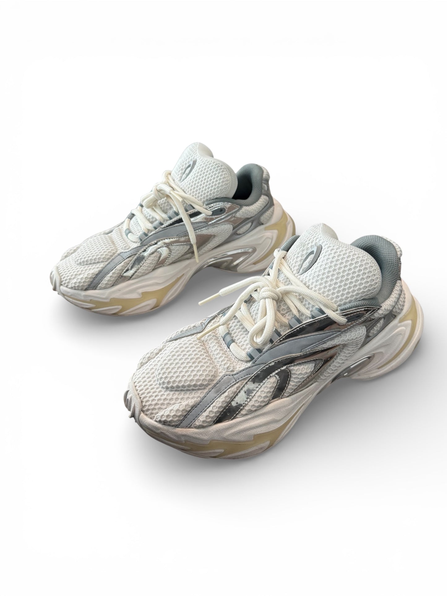 Type Various Zero Sneakers