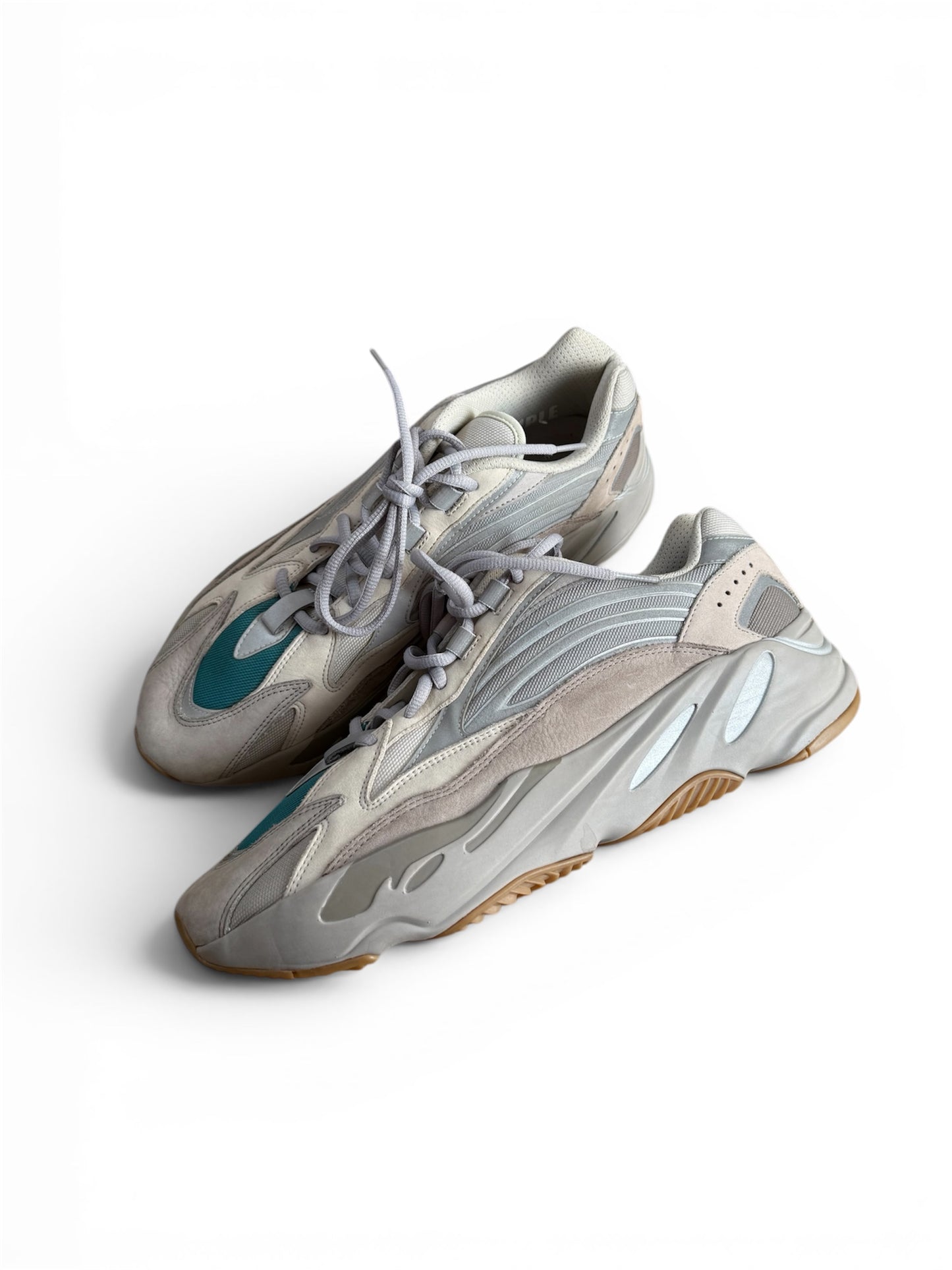 YZY Sample 700V2