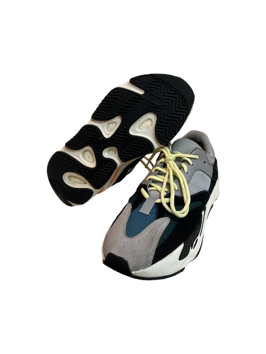 YZY 700 V2 Wave Runner