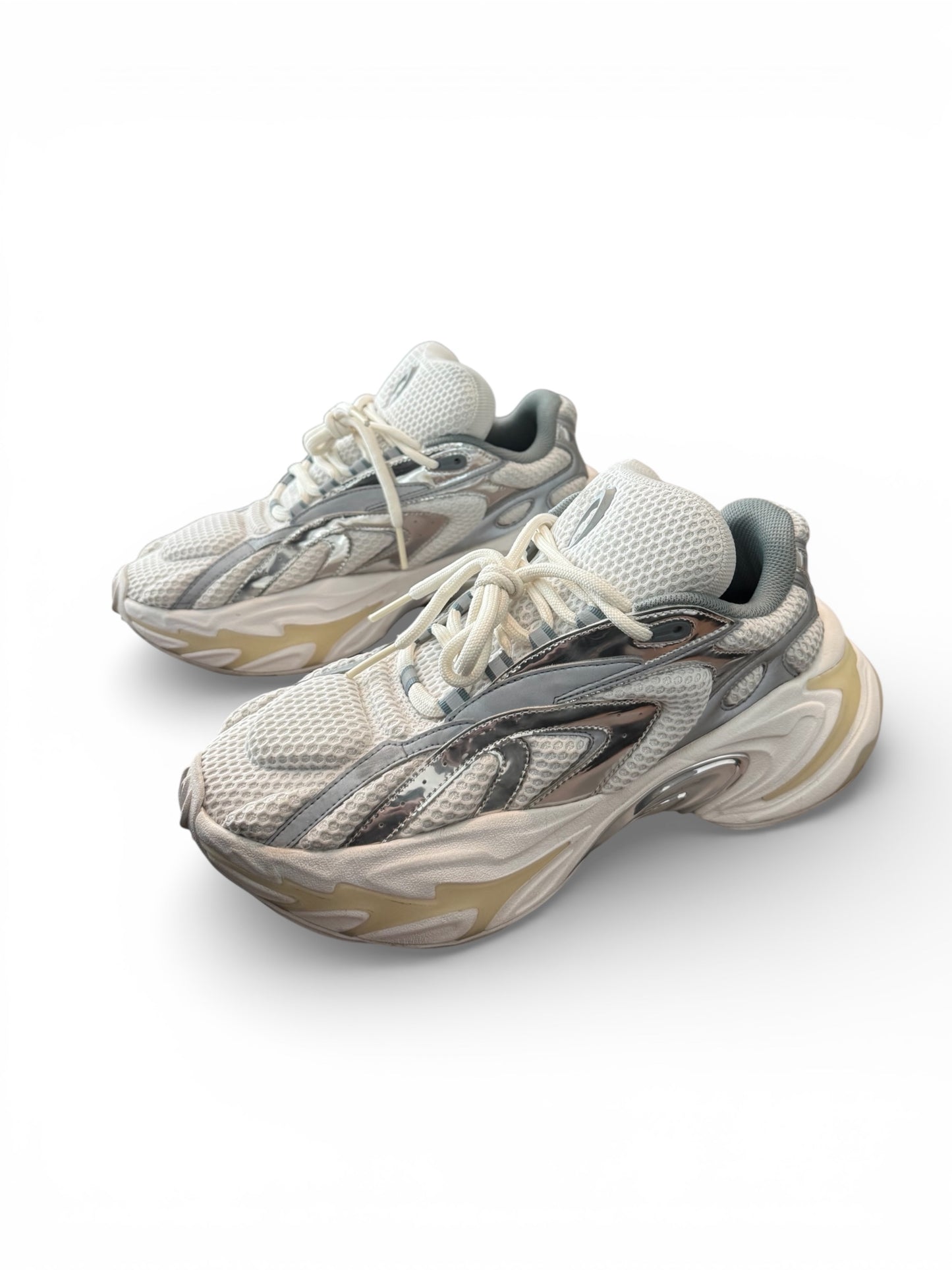 Type Various Zero Sneakers