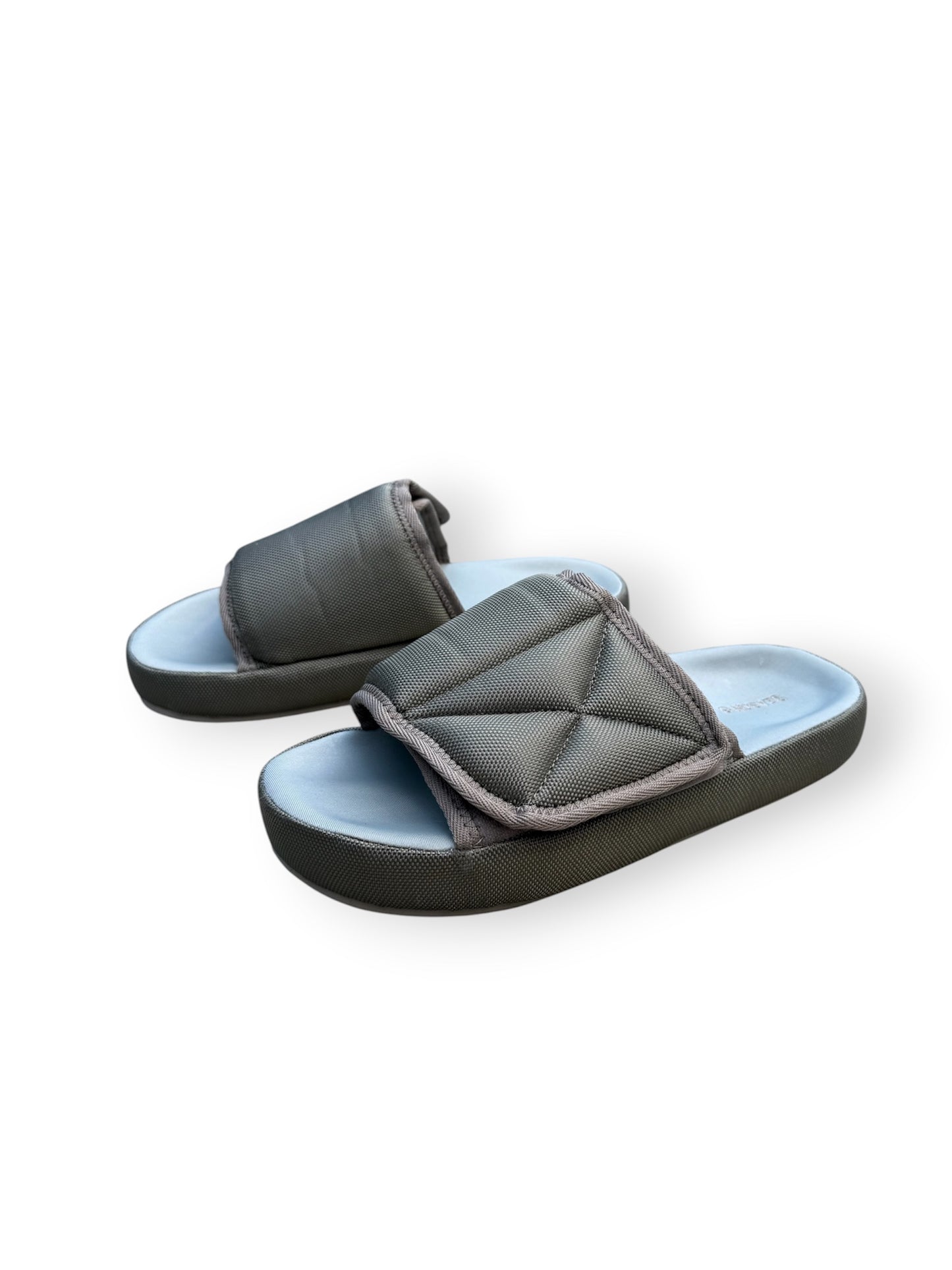YZY Season 6 Slides