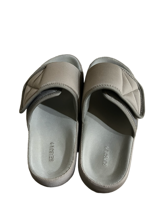 YZY Season 6 Slides taupe