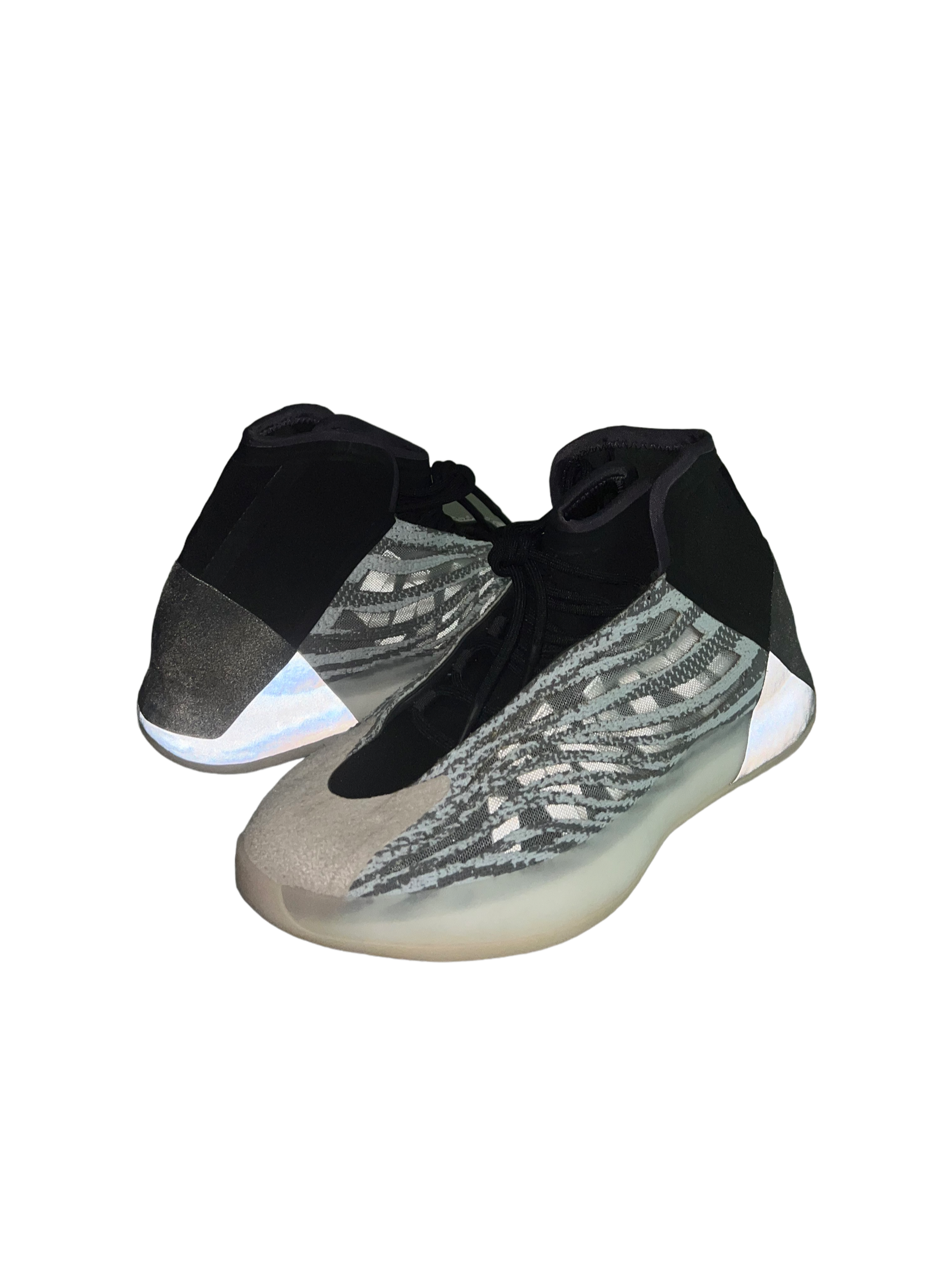 YZY QNTM BSKTBL Sample â VlordsWorld