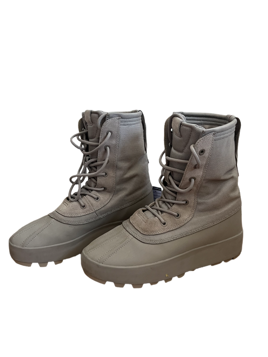 YZY 950 Boot Proto Sample